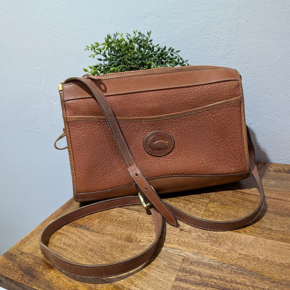 Dooney &‎ Bourke Crossbody Purse Vintage Brown All Weather Leather Womens Bag